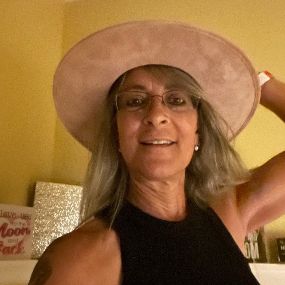 Meet your Posher, Sandy